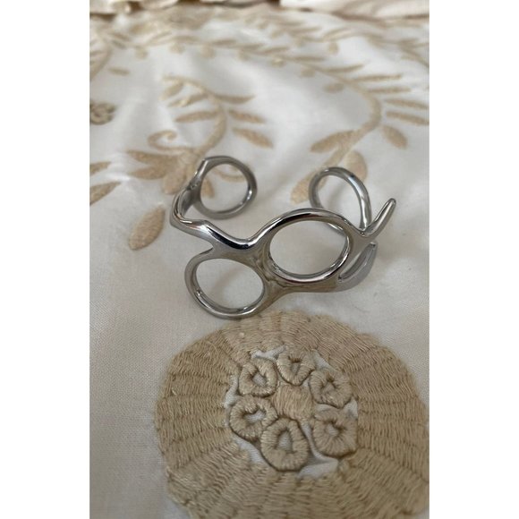 Bracelet- made from scissors - Picture 1 of 3